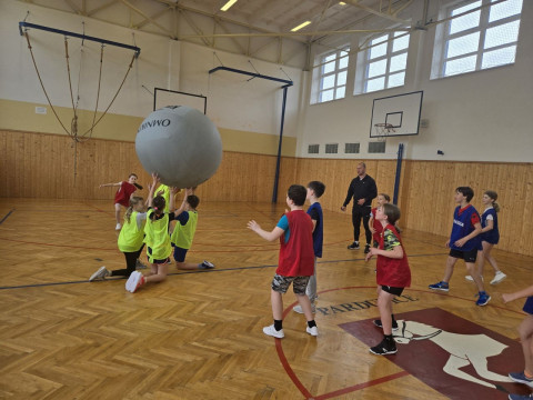 KIN- BALL ve 4.B
