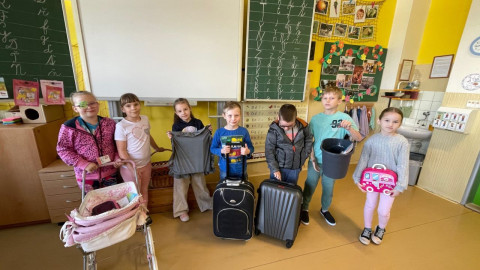 Den bez aktovek v 1.D