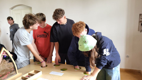 9.B Návštěva expozice „Život skla" Pardubický zámek, 18. 9.