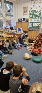 1. A - Ouškem v mechu - muzikoterapie