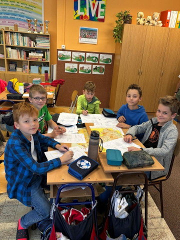 Pracujeme v centrech - Co víme o ČR (historie i současnost) 4. B