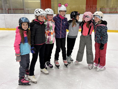 Sportujeme rádi i na bruslích 4. B