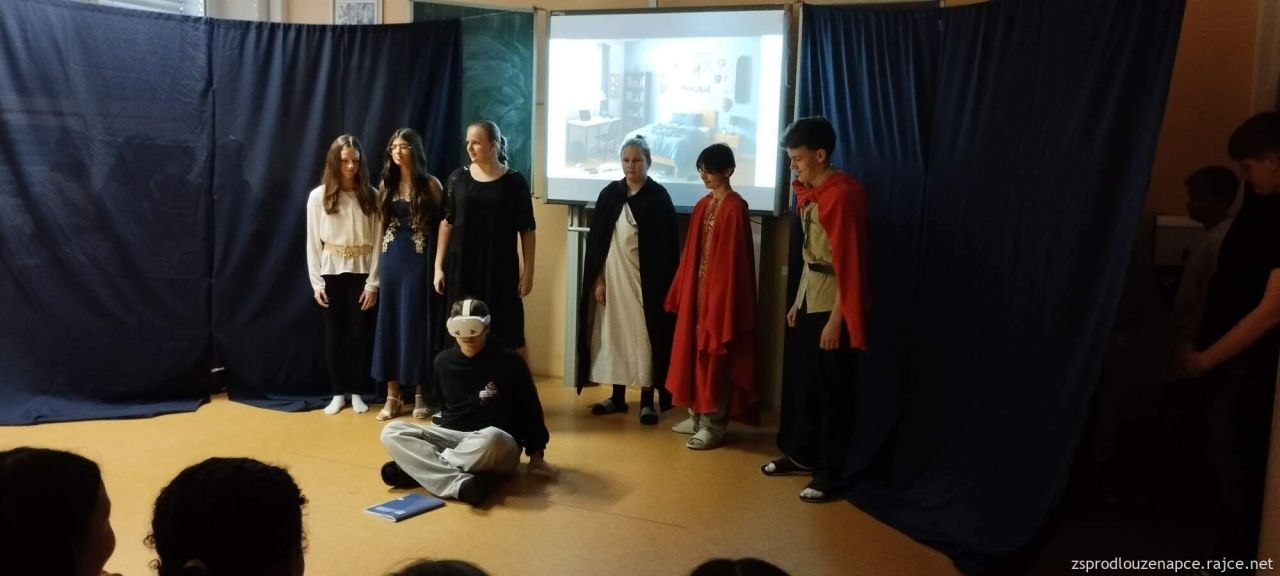 Divadelní představení 8. C - Zatracení svatí