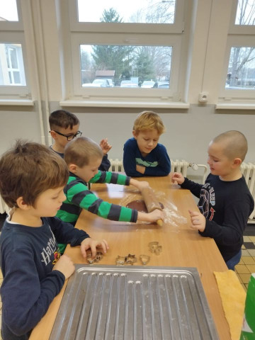 1. A - Vánoční centra aktivit