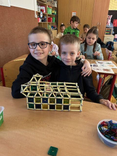 Malí stavitelé objevují svět geometrie