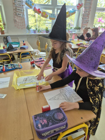 1. A - "Čáry máry" - centra aktivit