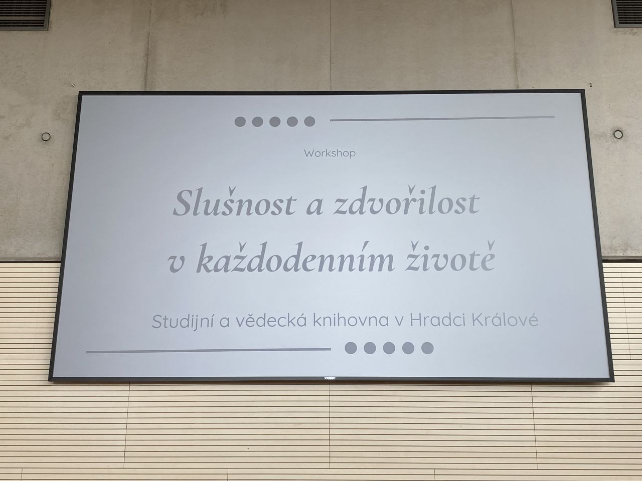 7.B ve vědecké knihovně